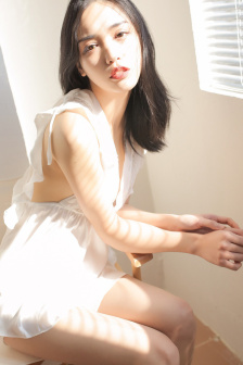 女士妆前乳大全图片
